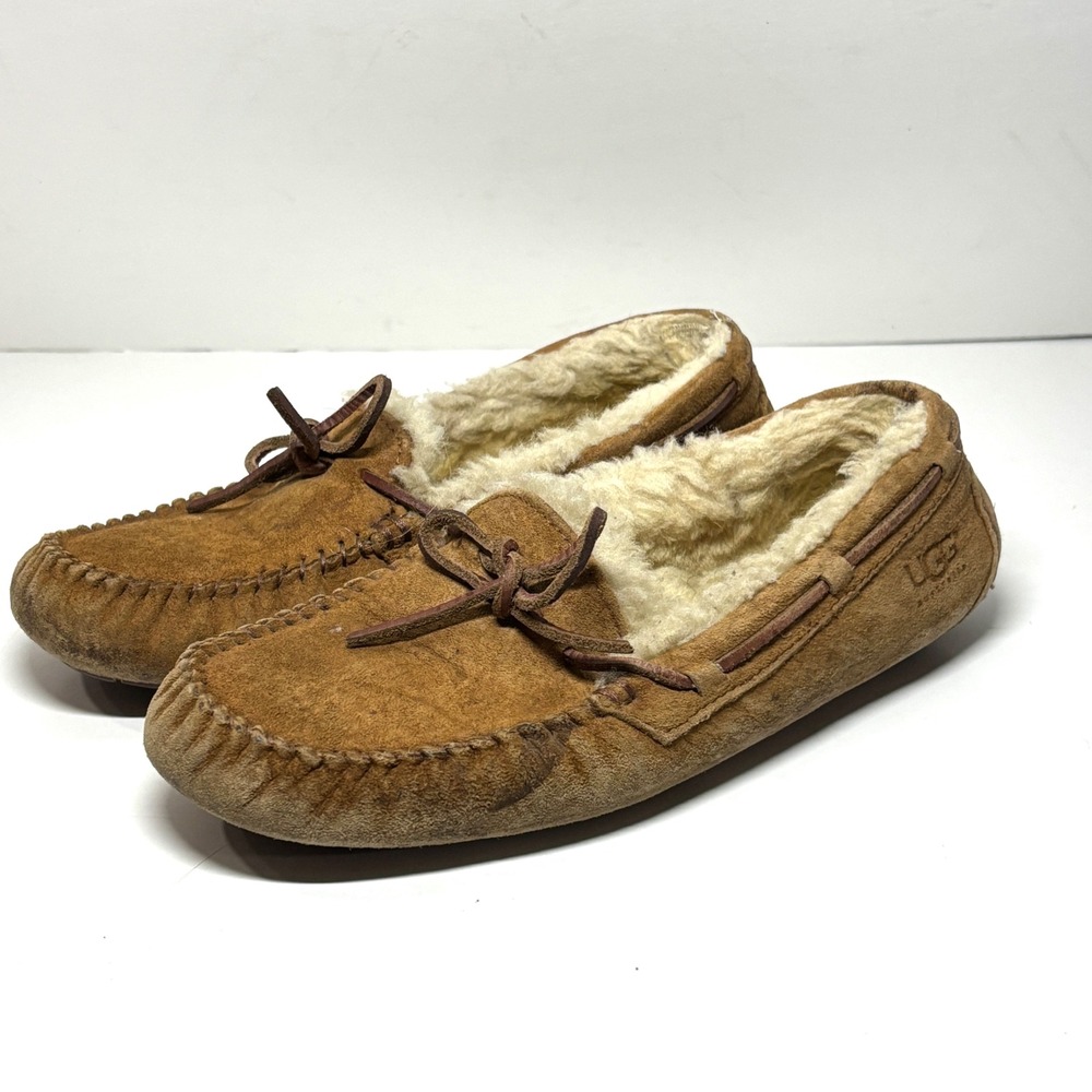 UGG Dakota Moccasin Slippers Womens 7 Chestnut Brown Suede Shearling Lining